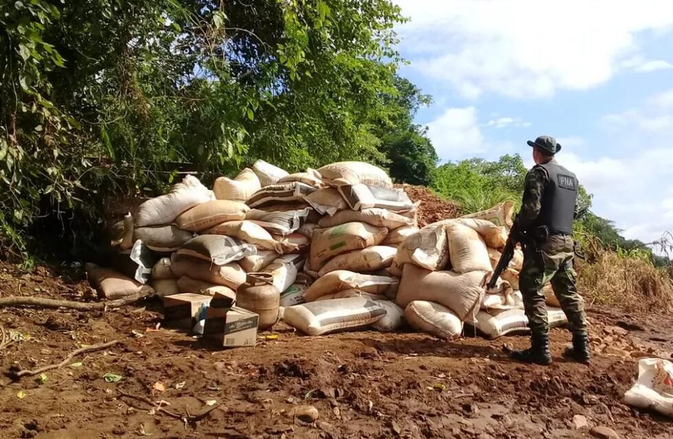 Prefectura incautó cargamento ilegal de maíz y soja en Eldorado