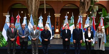 Jalil participó de la cumbre que definió avanzar con un proyecto de ley que beneficie a usuarios residenciales en zonas de altas temperaturas.