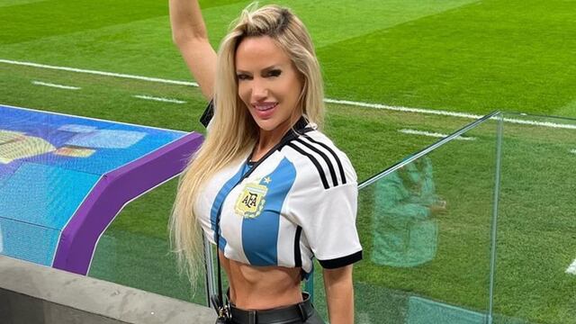 Luciana Salazar en Qatar (foto de Instagram @salazarluli).