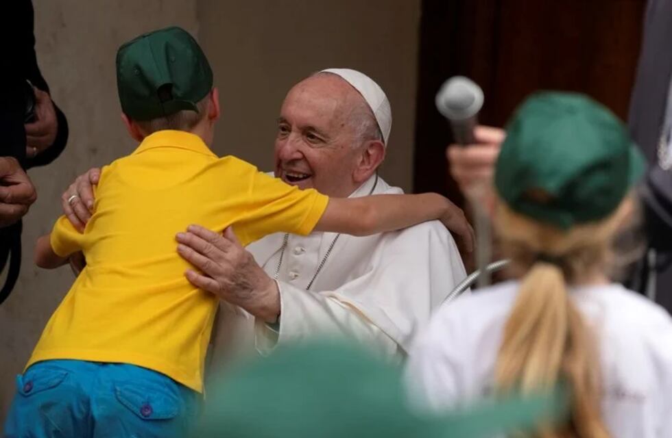 El papa Francisco recibirá a representantes del Gobierno de Ucrania y aseguró que planea viajar pronto al país