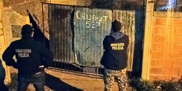 María Soledad Alcaráz, quien perteneció a la Policía de la Provincia de Buenos Aires de donde fue exonerada,  y Gonzalo Federico Perrotta fueron detenidos en calle Chubut al 500 de Punta Alta.