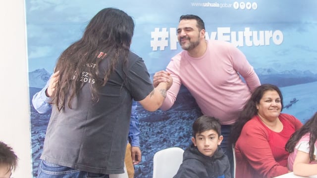 Entregan 20 títulos de propiedad de tierras a familias de Ushuaia