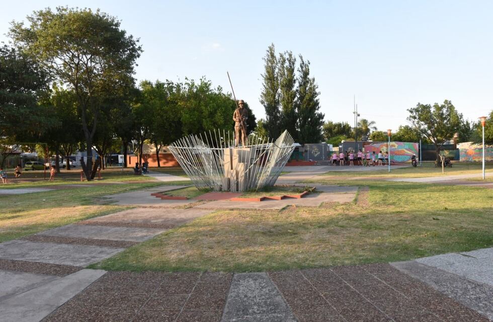 Instalaron un refuerzo lumínico en la Plaza del Soldado