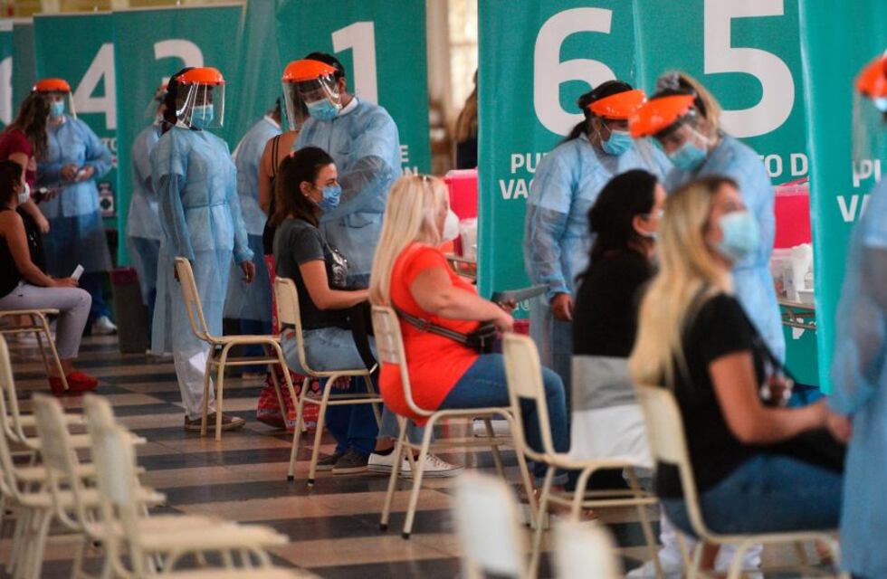 Después de la postergación por un error, Córdoba retoma la vacunación