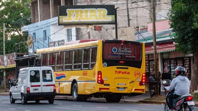Posadas: reducen la frecuencia de los colectivos como forma de reclamo.