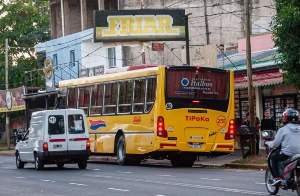 Posadas: reducen la frecuencia de los colectivos como forma de reclamo