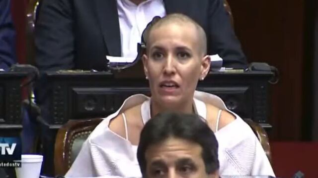 Ovacionaron a la diputada mendocina Jimena Latorre por asistir a la sesión.
