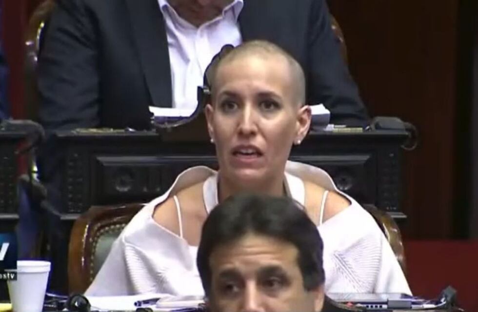 Emotiva ovación a una diputada mendocina en el Congreso: tiene cáncer y fue a sesionar