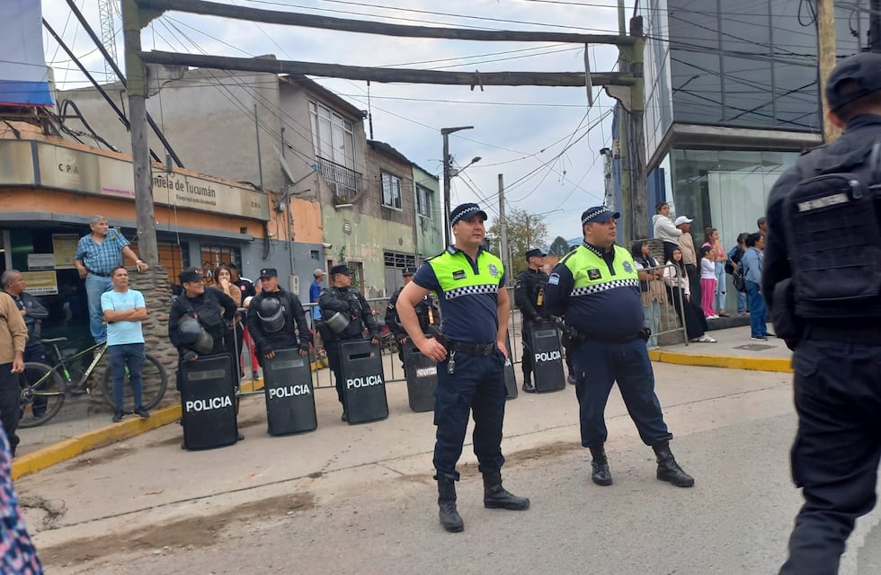 Disturbios y un detenido previo al acto de Milei en Tucumán