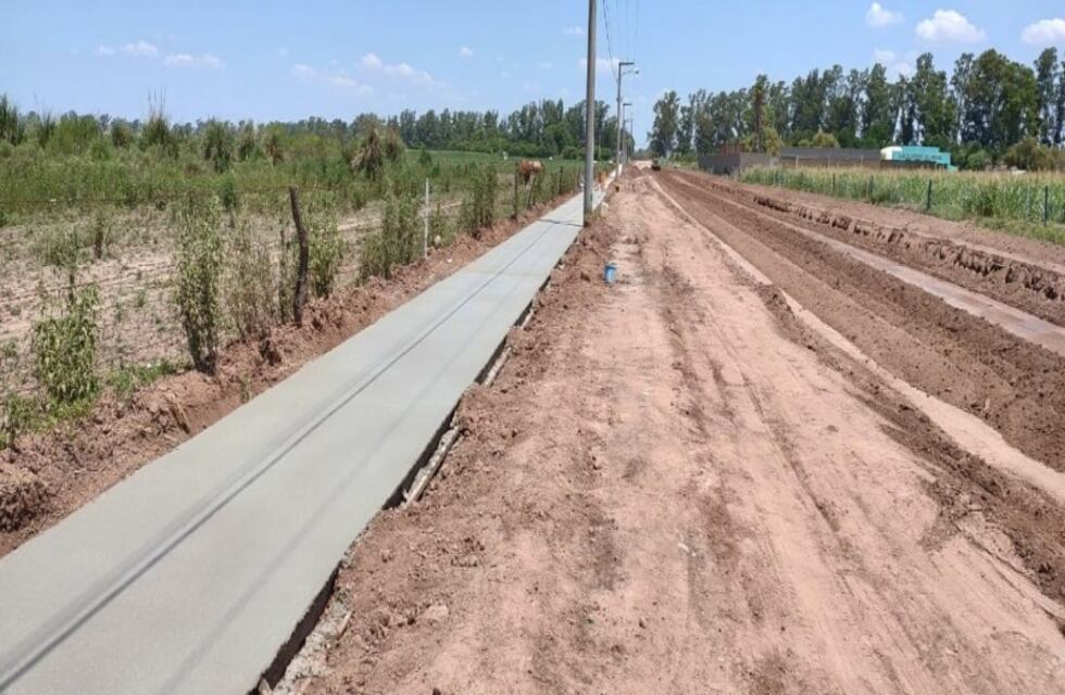 Avances en la pavimentación del camino a Plaza San Francisco