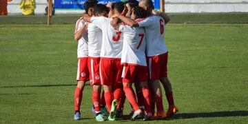 Goleó Huracán y es el único puntero en la liga de Tres Arroyos