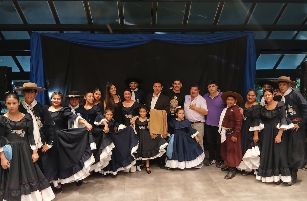 Famaillá homenajeó a Fabián Aballay por su aporte al folclore