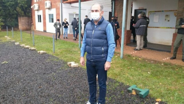 Poco después de la apertura de los comicios, emitió su voto el actual intendente de la ciudad de Posadas, Leonardo Stelatto