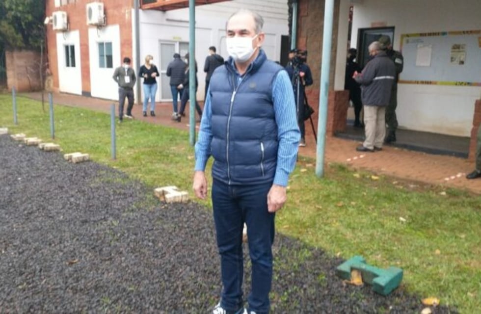 Poco después de la apertura de los comicios, emitió su voto el actual intendente de la ciudad de Posadas, Leonardo Stelatto