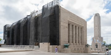 Dyscon S. A. se hizo cargo de continuar con el plan de restauración del Monumento Nacional a la Bandera en 2023. La obra en Rosario se paralizó en marzo del año siguiente por falta de pago.
