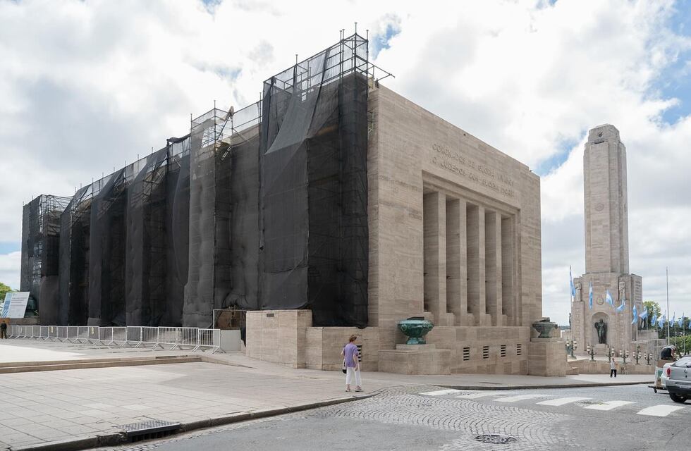 La obra del Monumento a la Bandera se frenó de nuevo en Rosario por una deuda enorme
