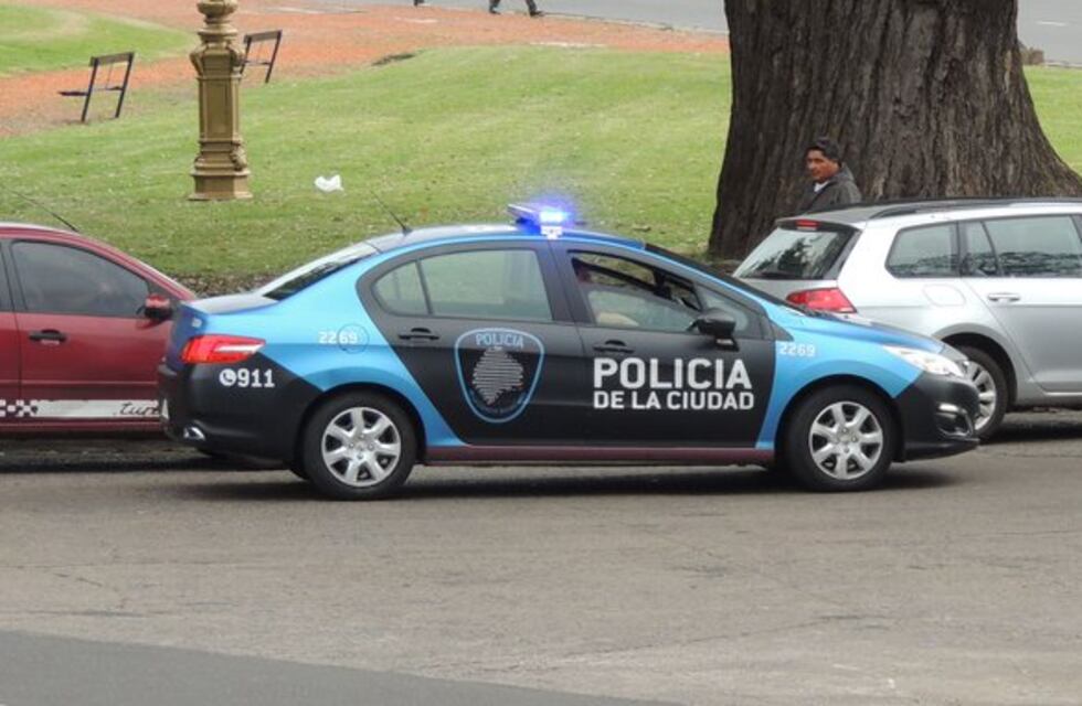 Un joven de 18 años fue asesinado de una puñalada en el Parque Lezama