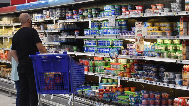 Los cordobeses se endeudan para comprar alimentos y pagar gastos corrientes.