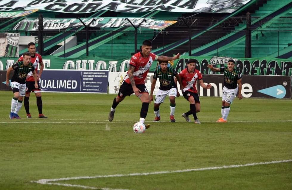 Deportivo Maipú derrotó 2-1 a Nueva Chicago en Mataderos