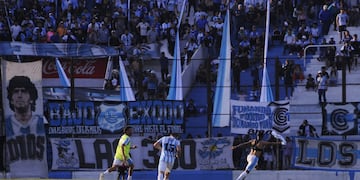 Para festejarlo así. Axel Oyola le dio a Racing un triunfazo ante Gimnasia de Jujuy (Gentileza Rodolfo Gutiérrez).
