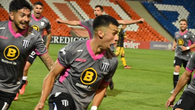 Ulises Ortegoza festejando. El volante goleador de Gimnasia de Mendoza será refuerzo de Talleres (La Voz).