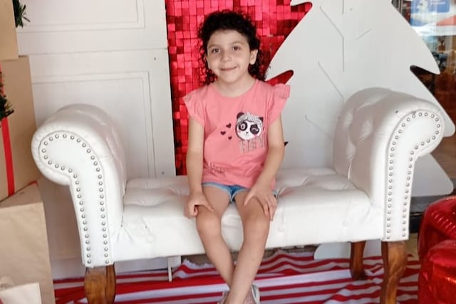 Cata debe ir al Hospital Garrahan y su mamá vende rifas para los gastos