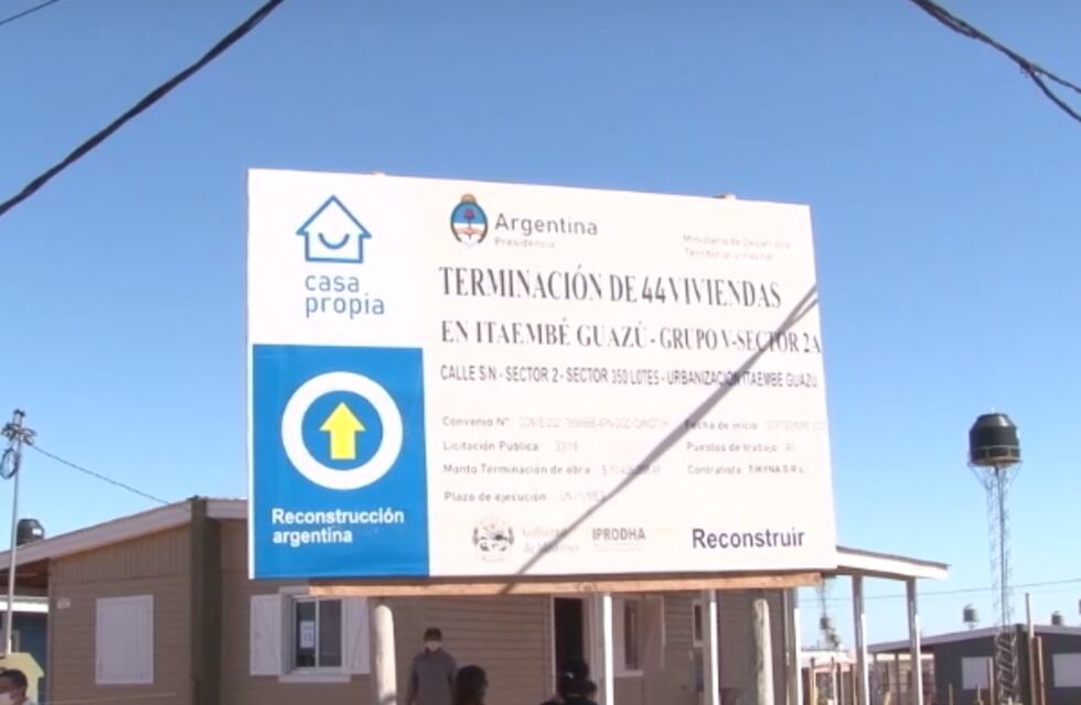 El Gobernador de la provincia entregó viviendas en Itaembé Guazú