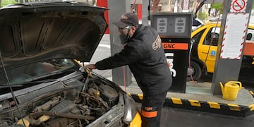 Corte total en la venta de GNC en San Rafael hasta nuevo aviso. Foto: Orlando Pelichotti / Los Andes.