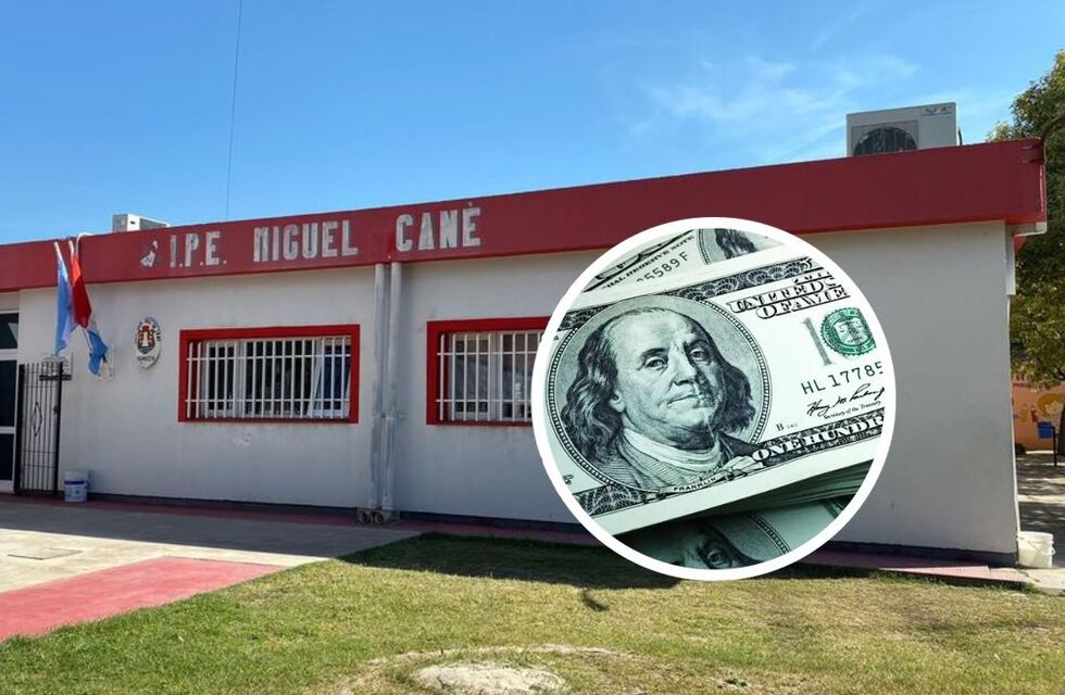 Córdoba: alumnas de quinto año encontraron 5.000 dólares dentro de un libro y tuvieron un noble gesto