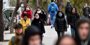 Jornada muy fría en la ciudad de Córdoba. (La Voz / Pedro Castillo)
