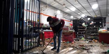 Un supermercado de Moreno tras los saqueos de la semana pasada.