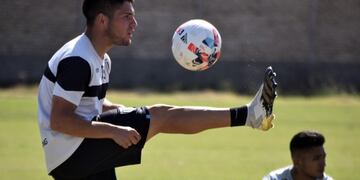 Gimnasia de Mendoza debe poner todo para derrotar al líder, Almirante Brown, rival que enfrentará el domingo.