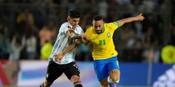 "El Cuti" Romero se lesionó en el último partido de la Selección Argentina ante Brasil. (AP)