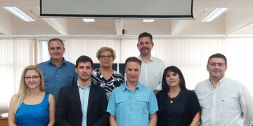 Lisandro Enrico junto con los concejales