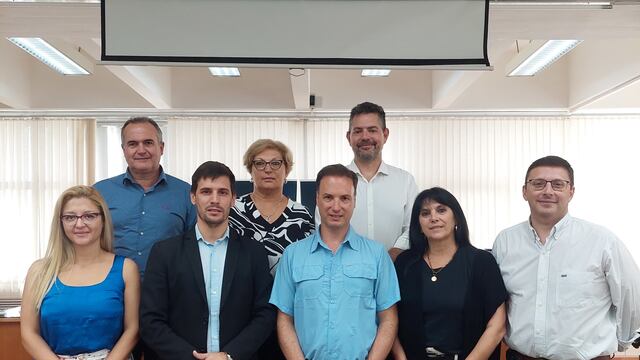 Lisandro Enrico junto con los concejales