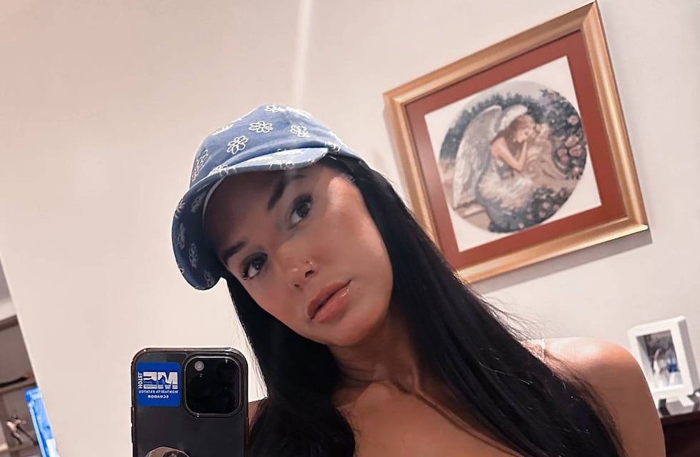 Rosa maravillosa: Juliana Díaz estrenó un outfit con escote para bailar en TV