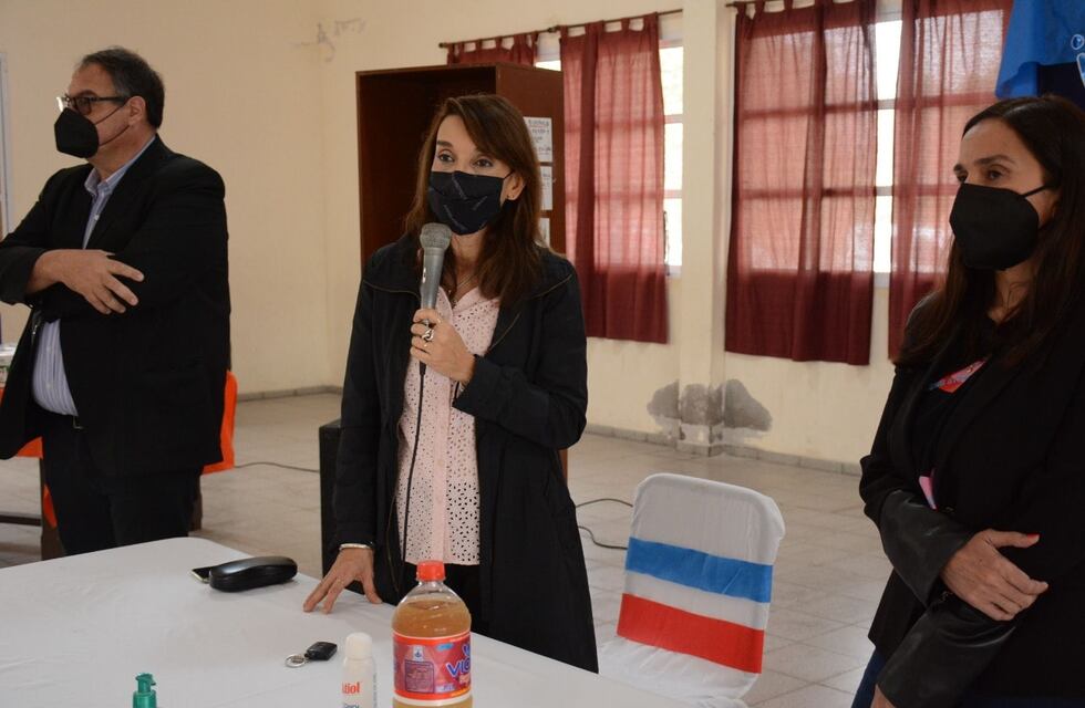 Distribuyeron barbijos KN95 en el marco de la ampliación de la presencialidad en las escuelas