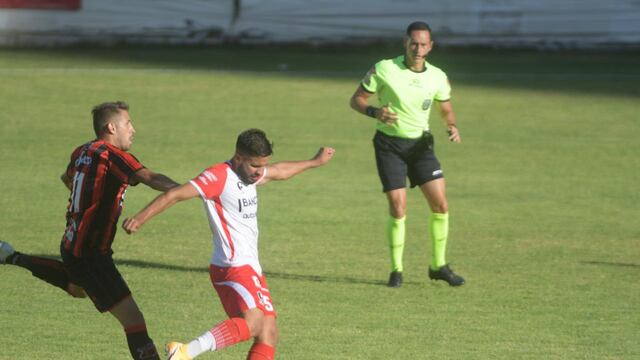 Nico Watson se adueñó del mediocampo Albirrojo.