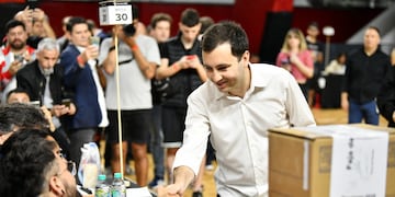 Stefano Di Carlo, nuevo presidente de River. El presidente más joven de la historia del club, en una votación con récord de participantes (Prensa River).