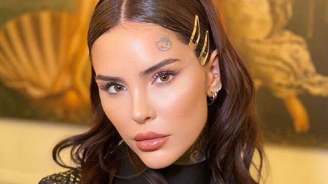 Cande Tinelli se animó a la lencería y posó con un corpiño con transparencias