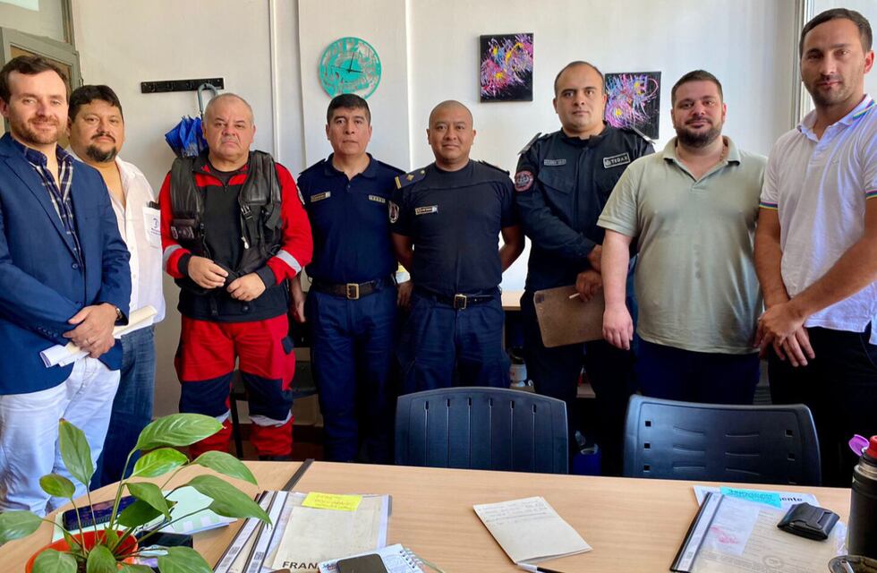 Comerciantes deben tramitar habilitación municipal para vender pirotecnia lumínica