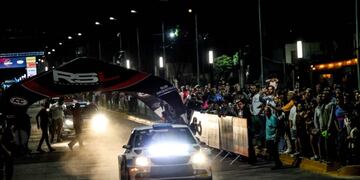 Con la partida en rampa y un tramo de exhibición nocturno, el Rallly Sprint Latam comienza a despedir el año en Concepción del Uruguay, Entre Ríos. (Prensa RSL)