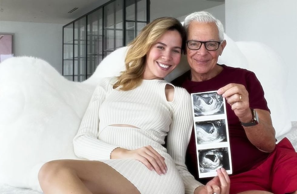 Eduardo Costantini publicó la primera foto de la pancita de su esposa: “Gracias, vida”