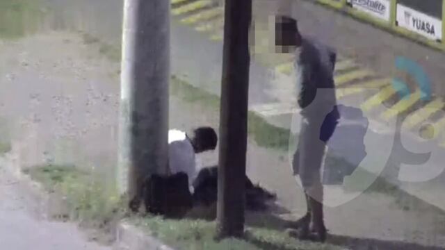 Las cámaras del 911 captaron el momento del cobarde robo.