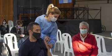 La provincia de Santa Fe notificó este martes 1.885 casos de coronavirus y 44 muertes.