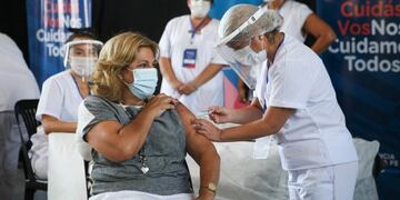 La ministra Martorano recibió la primera dosis de la Sputnik V