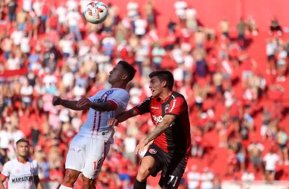 Juan Fernando Garro se lesionó y Newell’s busca sustituto para jugar con River