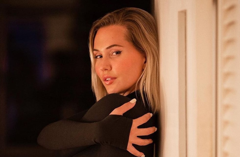 Polina Grace, la rusa cordobesa por adopción, cantó desde la cama y sorprendió con un look al límite de la censura