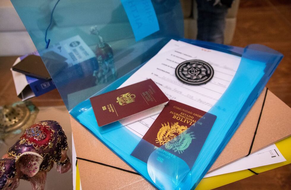 Una banda criminal que falsificaba documentación para entrar en los Estados Unidos, fue desbaratada