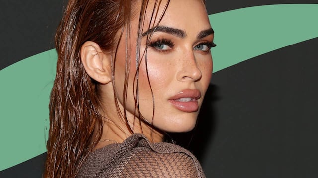 Megan Fox reveló su escultural figura al posar con una bikini negra desde la playa